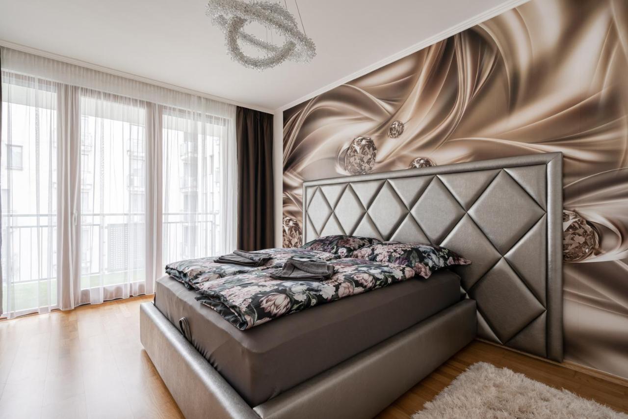 Apartment Four Bedrooms Luxury Design Apartment At Fashion Street Budapest