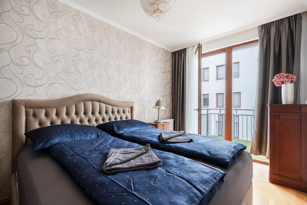 Four Bedrooms Luxury Design Apartment At Fashion Street Apartment