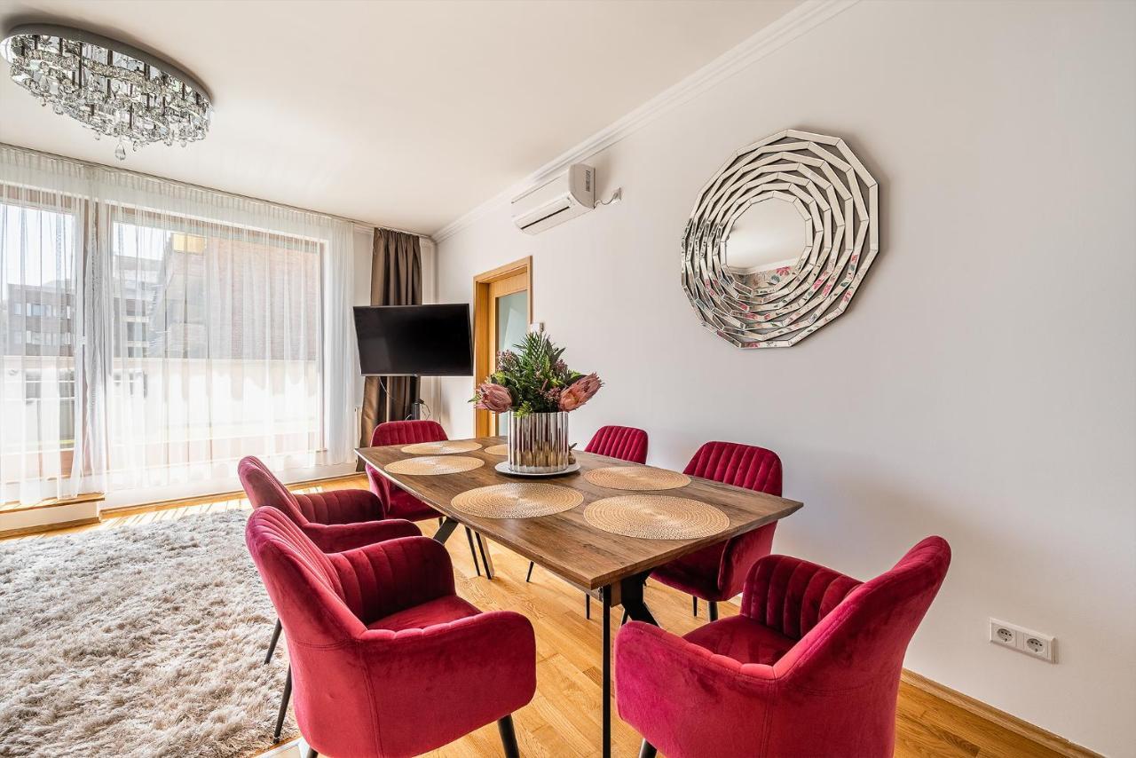 Four Bedrooms Luxury Design Apartment At Fashion Street Budapest