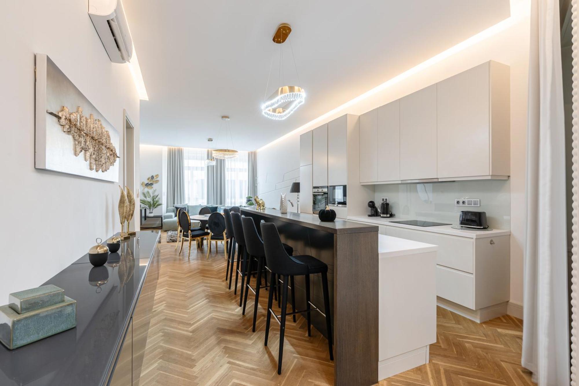 Four Bedrooms Luxury Design Apartment At Fashion Street Budapest