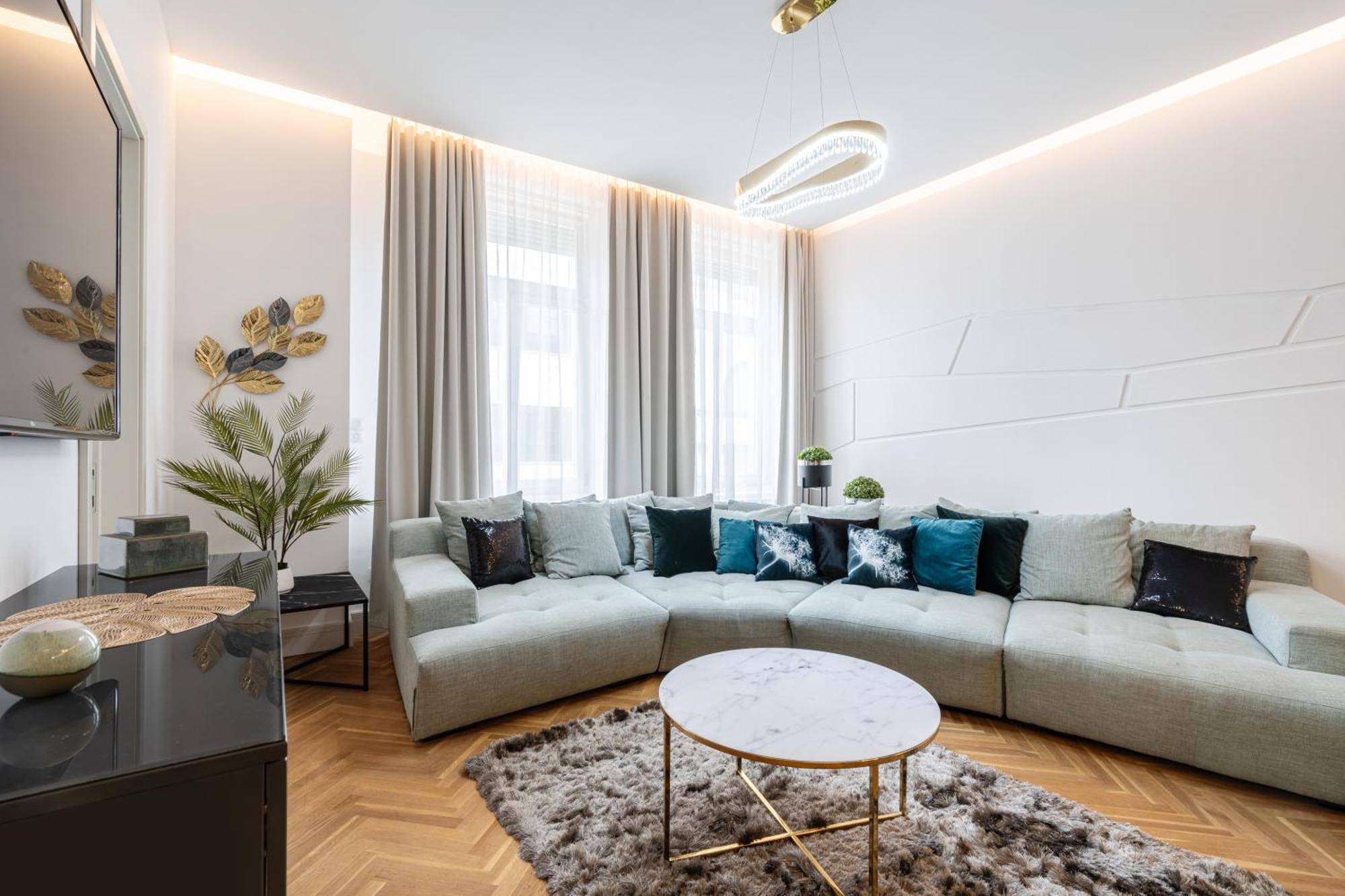 Lejlighed Four Bedrooms Luxury Design Apartment At Fashion Street *