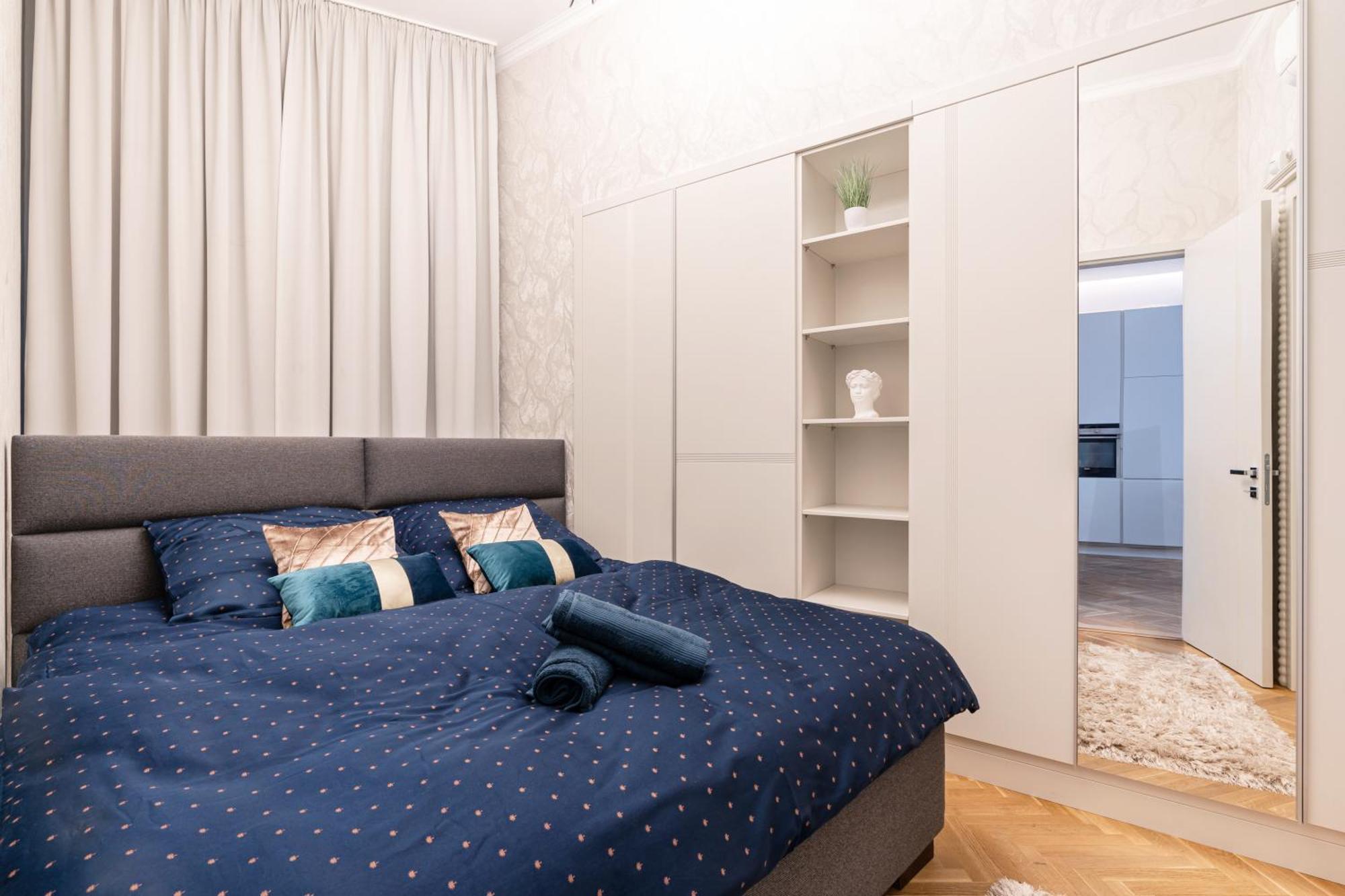 Apartment Four Bedrooms Luxury Design Apartment At Fashion Street *