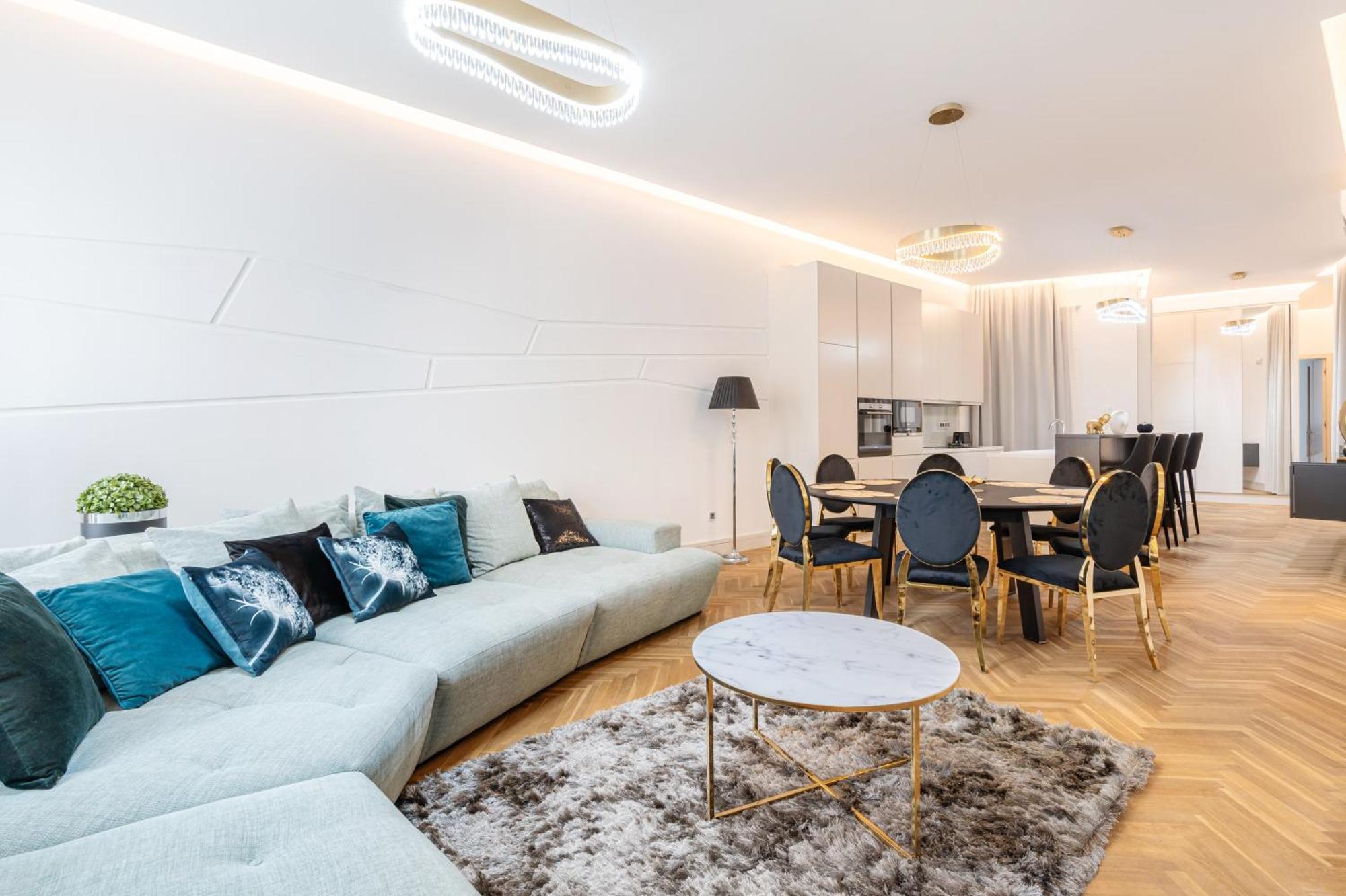 Apartment Four Bedrooms Luxury Design Apartment At Fashion Street