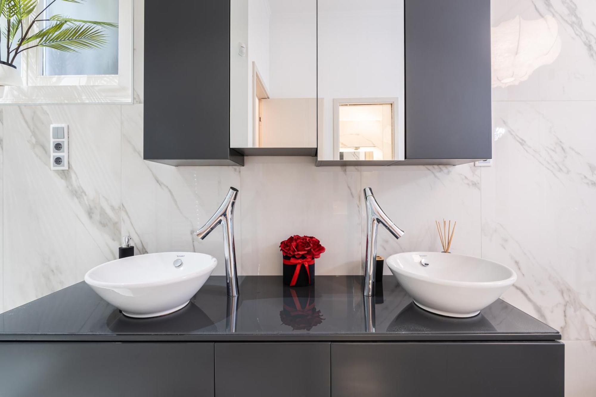 Four Bedrooms Luxury Design Apartment At Fashion Street Apartment