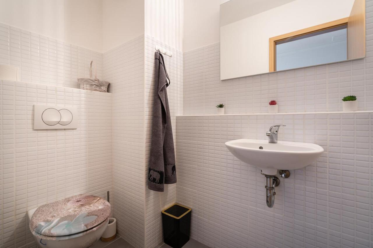 Four Bedrooms Luxury Design Apartment At Fashion Street *