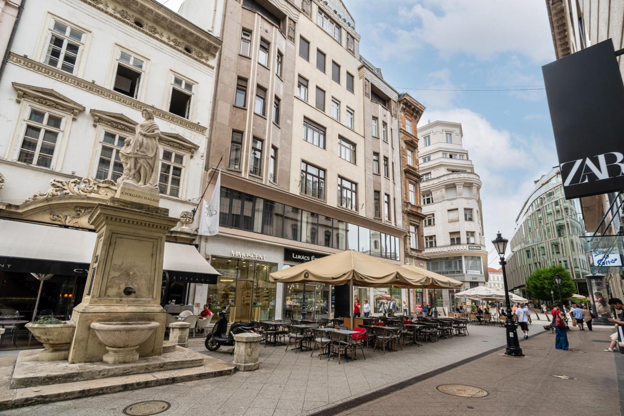 Apartmán Four Bedrooms Luxury Design Apartment At Fashion Street *